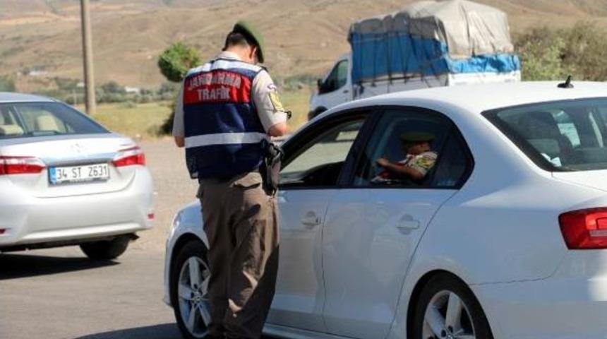 Sivas'ta S&uuml;r&uuml;c&uuml;lere 33 Bin Lira Ceza Kesildi