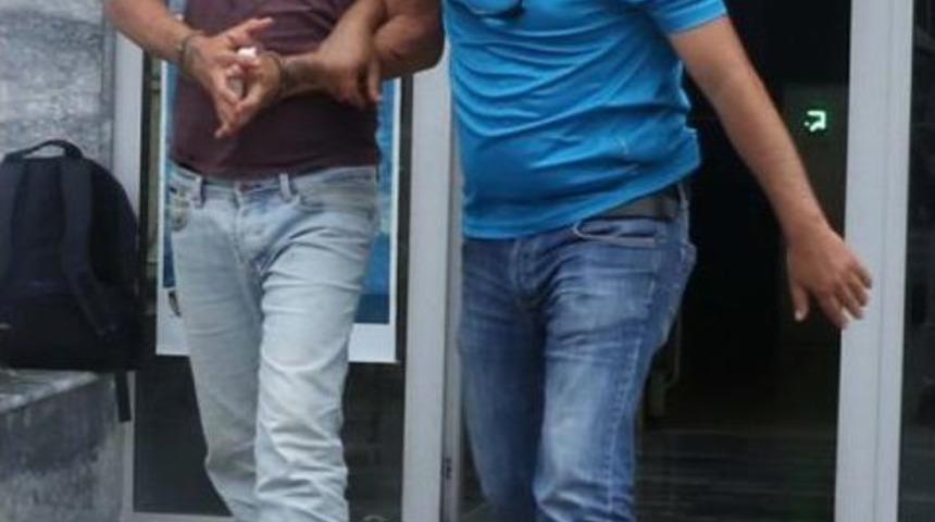 Polisi G&ouml;r&uuml;nce Bonzaiyi Yere D&ouml;kt&uuml;