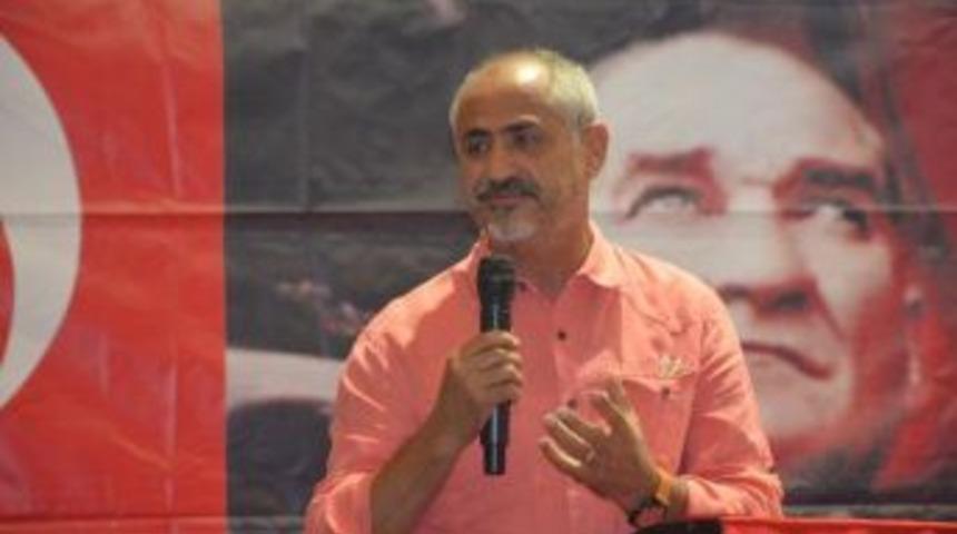 Chp'li &Ccedil;am'dan Cumhuriyet Yazarlarına Destek &Ccedil;ağrısı