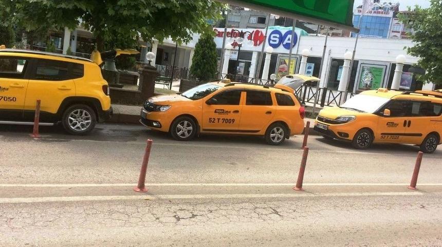 Taksici Ve Minib&uuml;s&ccedil;&uuml;lerin Korsan Tepkisi