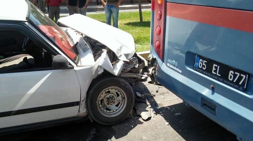 Otomobil, Cezaevi Aracıyla &Ccedil;arpıştı