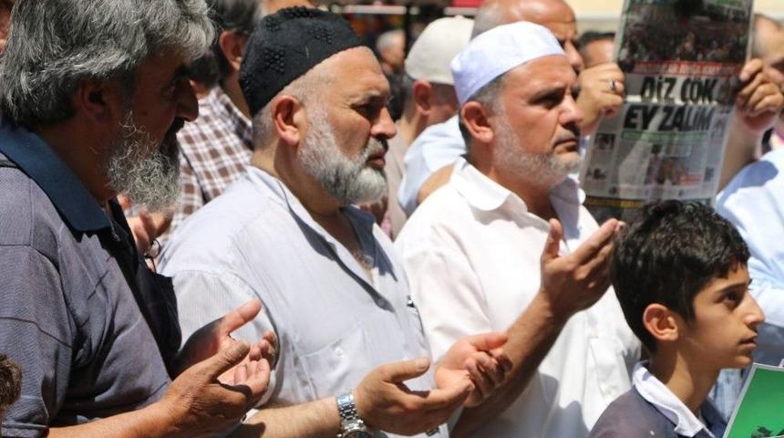 Mescid-i Aksa Şehitleri İ&ccedil;in Gıyabi Cenaze Namazı Kılındı