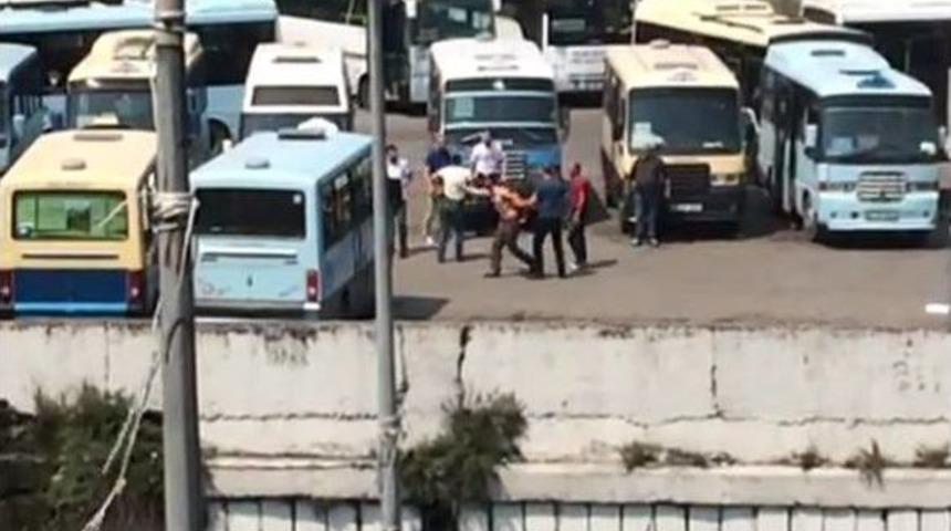 Dolmuş Durağında Silahlı Kavga