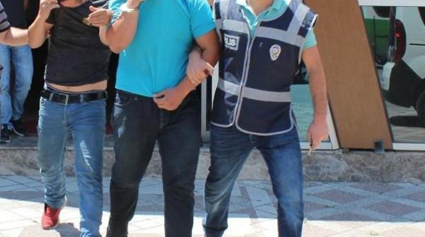 Park Halindeki Tır Ve Kamyonlardan Mazot &Ccedil;aldılar