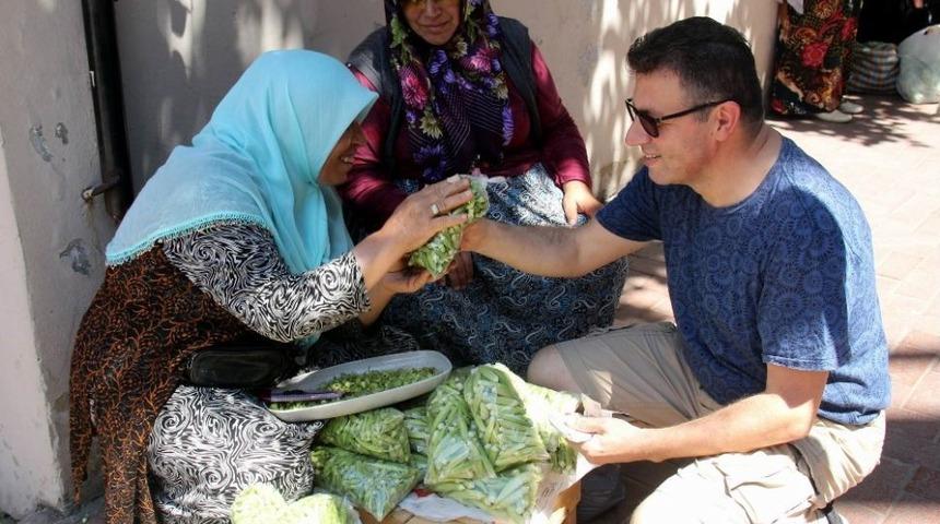 Sokakta Bamya Satışları Başladı