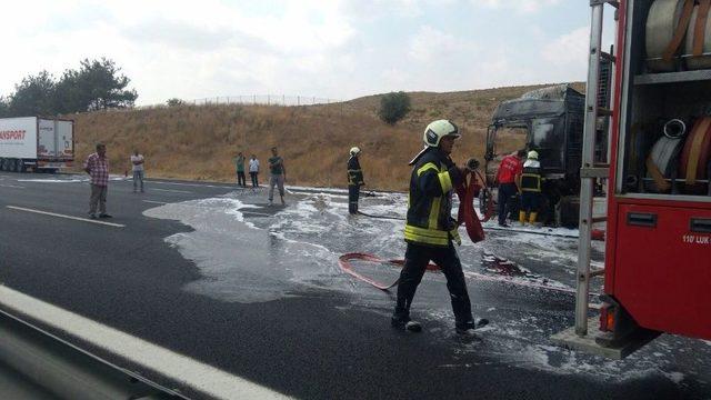 Tır, Adana Otoyolunda Alev Alev Yandı