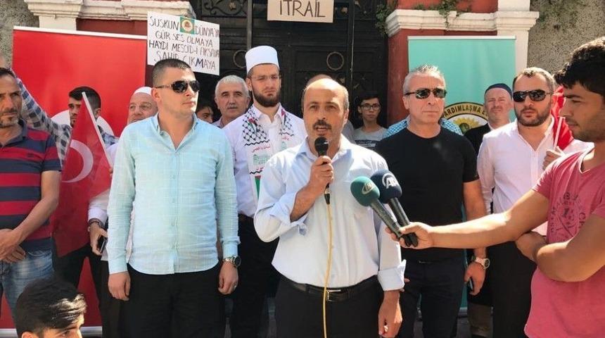 Sinagog Kapısına X-ray Cihazı Bıraktılar