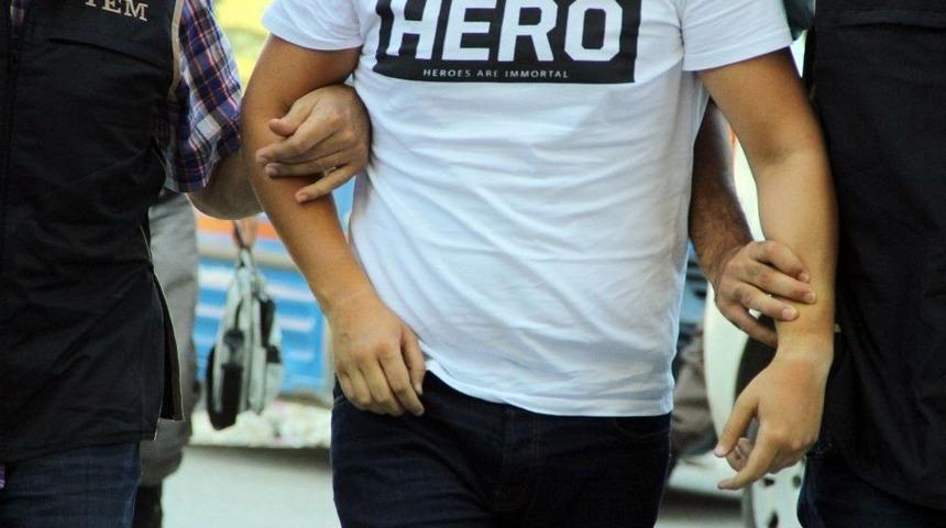 Eskişehir&rsquo;de &rsquo;hero&rsquo; Tiş&ouml;rt&uuml; Giyen Kişi G&ouml;zaltına Alındı