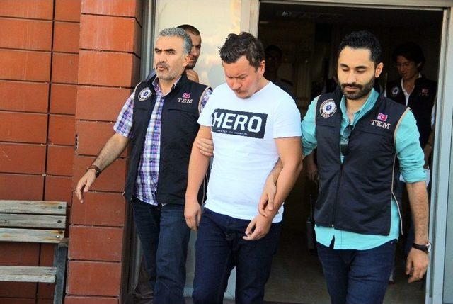 Eskişehir&rsquo;de &rsquo;hero&rsquo; Tiş&ouml;rt&uuml; Giyen Kişi G&ouml;zaltına Alındı 1