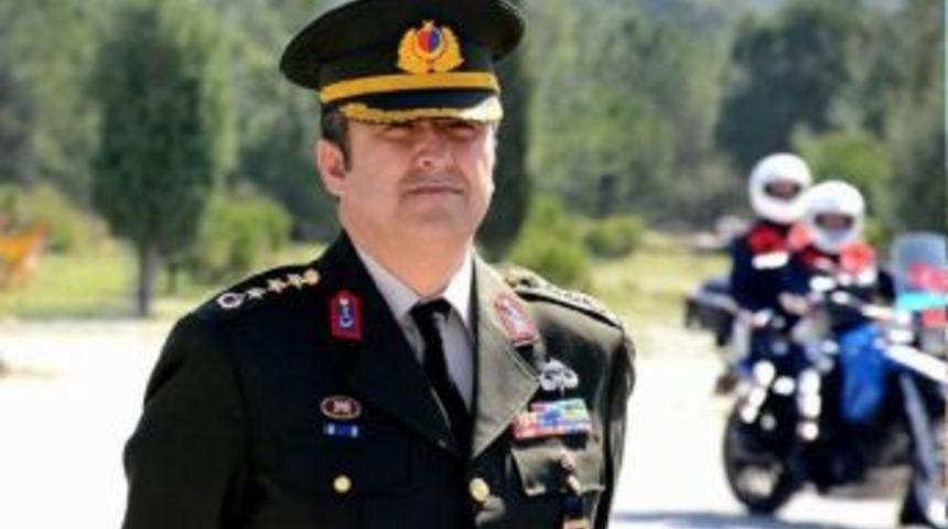 Marmaris'te Darbeci Askerleri Yakalayan Komutan Terfi Etti