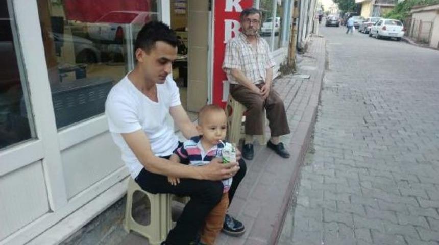 &Ccedil;ocuğu Tuhafiyeye Bırakıp Kayıplara Karıştı