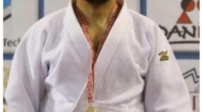 Bekir &Ouml;zl&uuml;, Judoda Altın Madalya Kazandı