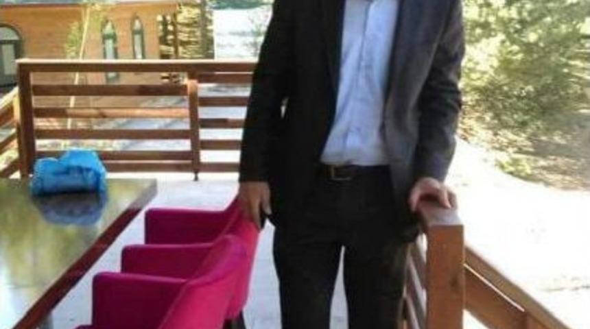 Arıza I&ccedil;in &Ccedil;ıktığı Direkte Elektrik &Ccedil;arpan Tedaş G&ouml;revlisi &Ouml;ld&uuml;