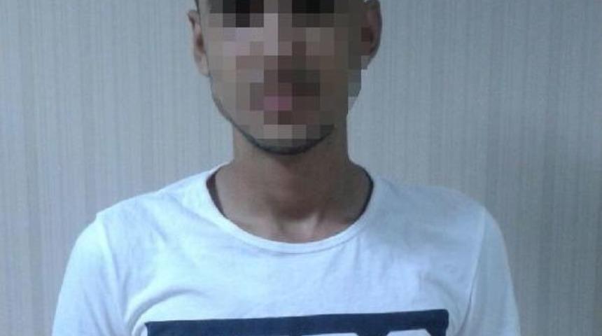 Adana'da 'hero' Tiş&ouml;rt&uuml; Giyen 3 Gen&ccedil; G&ouml;zaltına Alındı