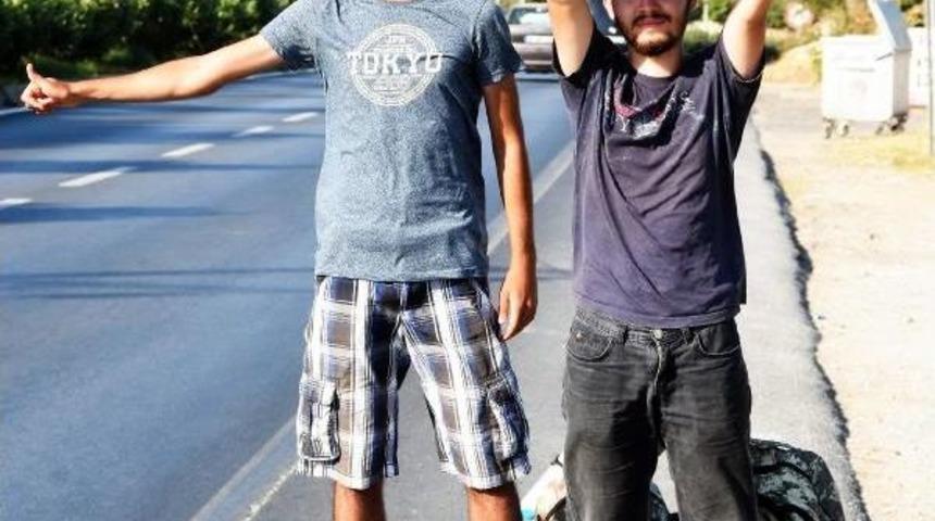 Deprem Bahane Otostoplu Tatil Şahane