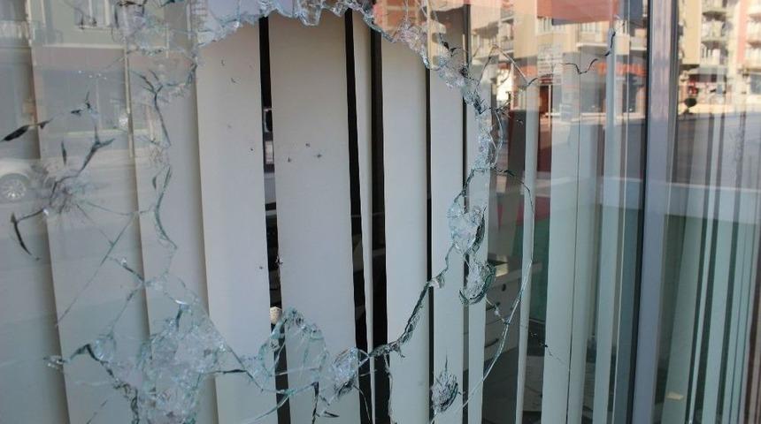 Denizli&rsquo;de İş Yeri Kurşunlandı