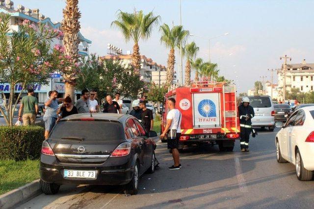 Antalya’da Otomobil Motosiklete Çarptı: 1 Yaralı