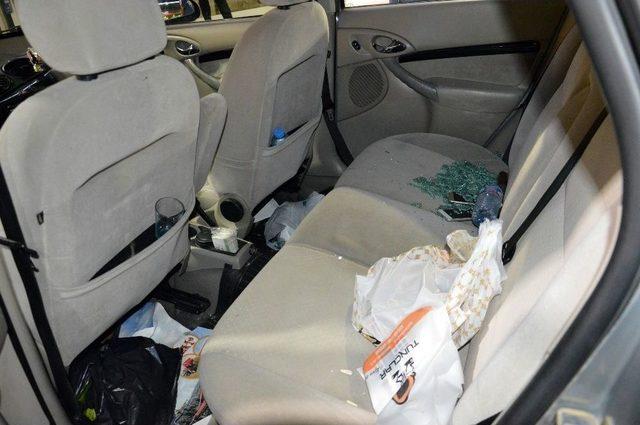 Camı Kırıp Otomobilden 20 Bin Liralık Ziynet Eşyası Çaldılar 2