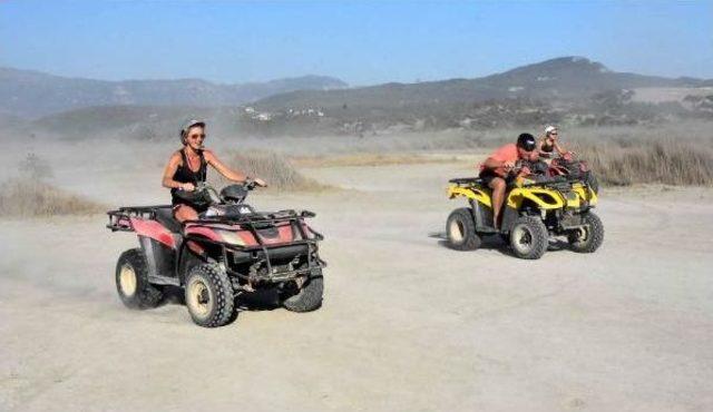 Turistler, Atv Safariyle Eğleniyor