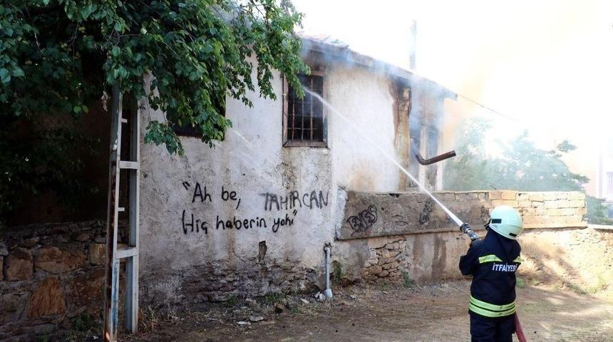 Yozgat&rsquo;ta M&uuml;stakil Ev Yangında K&uuml;l Oldu