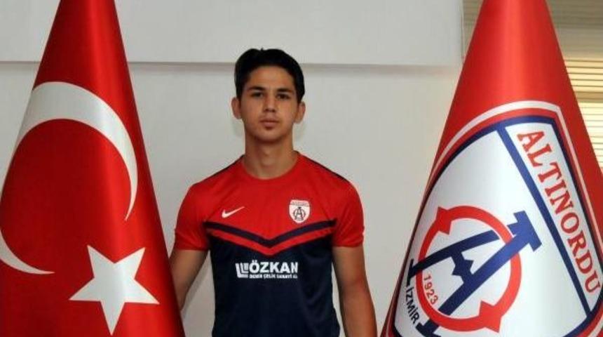Altınordu Defansı Gen&ccedil;lere Emanet