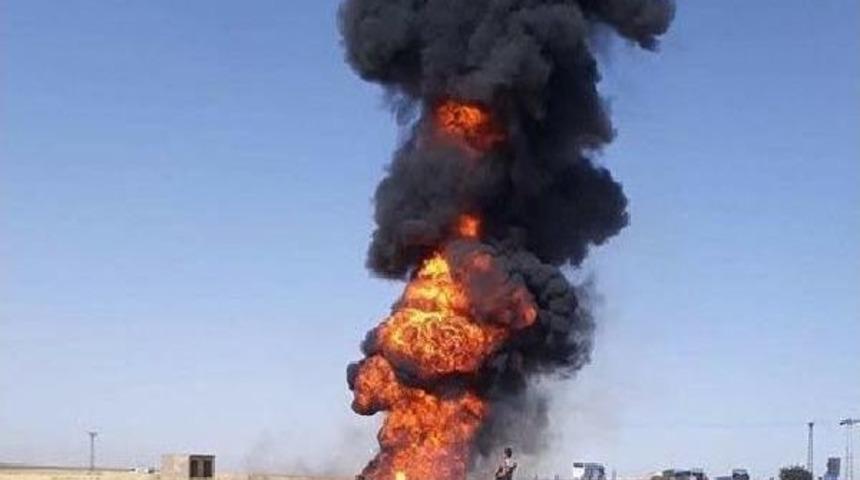 Tanker Ile Yolcu Otob&uuml;s&uuml; &Ccedil;arpıştı: 1 &Ouml;l&uuml;, 2 Yaralı