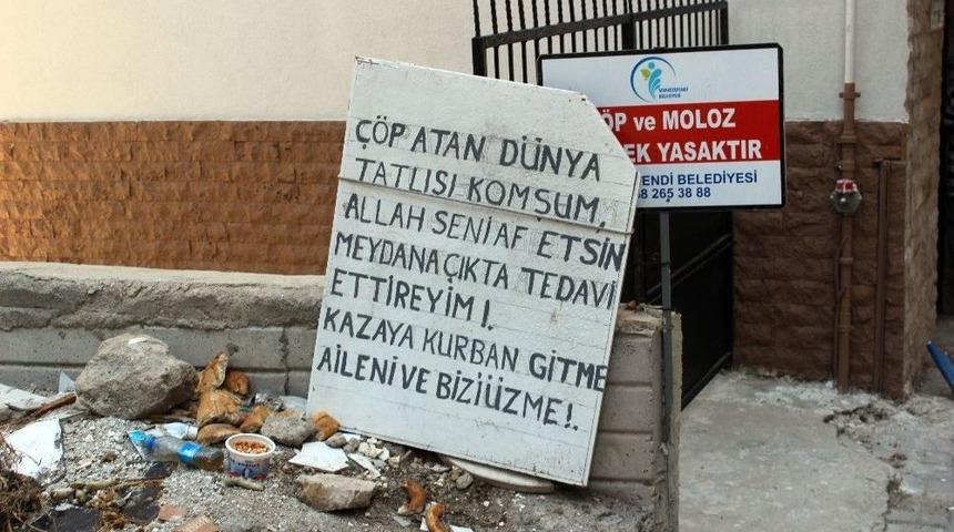 &Ccedil;&ouml;plerden Bıkan Vatandaştan "kazaya Kurban Gitmeyin" Yazılı Pankart