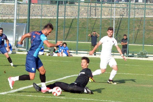 B.b. Erzurumspor, Karaca Birlikspor İle Yaptığı Özel Karşılaşmayı 1-0 Kazandı