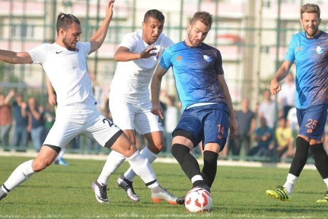 B.b. Erzurumspor, Karaca Birlikspor İle Yaptığı Özel Karşılaşmayı 1-0 Kazandı