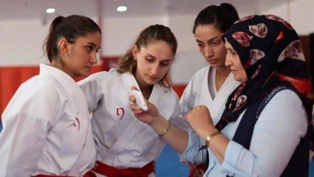 Üç Kız Kardeş, Olimpiyatta Altın Madalya Için Ter Dökecek