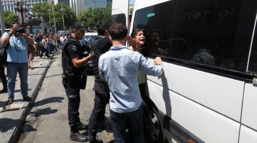 Başkent'te G&uuml;lmen Ve &Ouml;zak&ccedil;a &nbsp;Eylemine Polis M&uuml;dahalesi