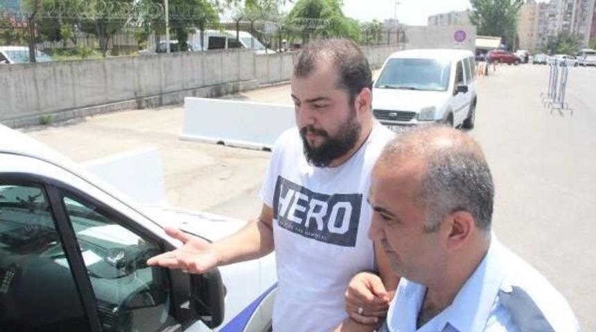 'hero' Tiş&ouml;rtl&uuml; &Ouml;ğrenciye Sınav &Ccedil;ıkışı G&ouml;zaltı