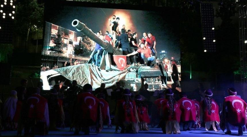 B&uuml;y&uuml;kşehir Aşk-ı Vatan Programıyla 15 Temmuz&rsquo;u Anlattı