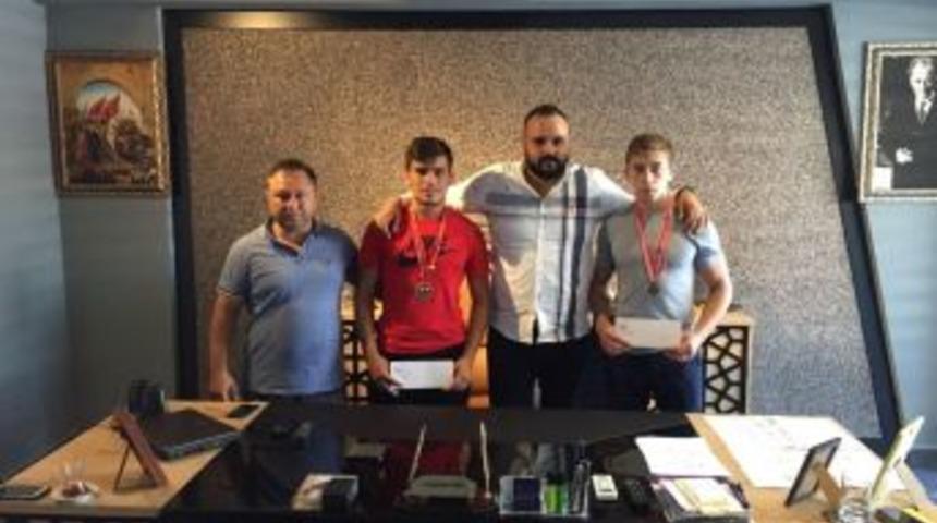 Başarılı G&uuml;reş&ccedil;ilerden G&uuml;reş Ağasına Ziyaret