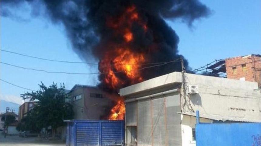 Plastik Kasa Deposunda Yangın &Ccedil;ıktı