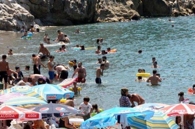 Zonguldak’In Mavi Bayraklı Plajı Kapuz, Akdeniz Sahillerini Aratmadı