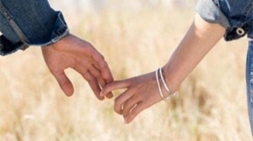 İlişkilerinizde Kendinizi G&uuml;vensiz Hissetmeyi Bırakmanın 5 Yolu