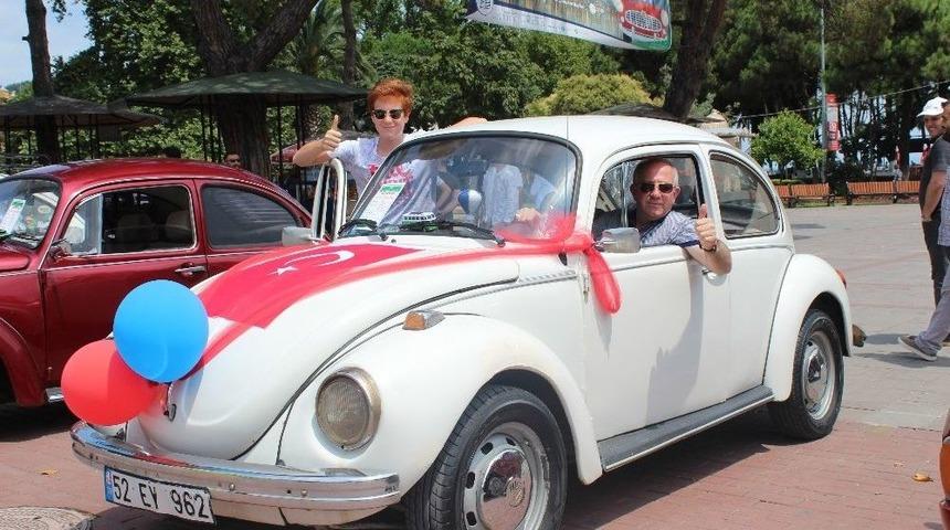Ordu&rsquo;da Klasik Otomobiller G&ouml;r&uuml;c&uuml;ye &Ccedil;ıktı