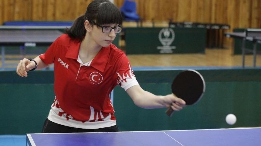 Masa Tenisinde 2 Bronz Madalya