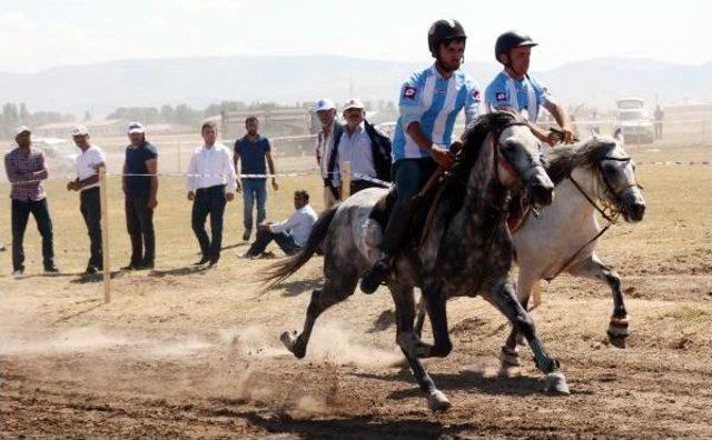 Erzurum Kongresinin 98'inci Yıl Dönümü Kutlandı (3)