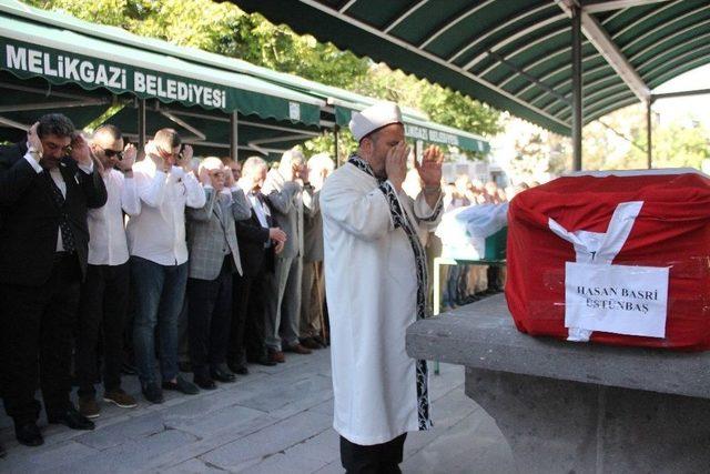 Hasan Basri Üstünbaş Son Yolculuğuna Uğurlandı