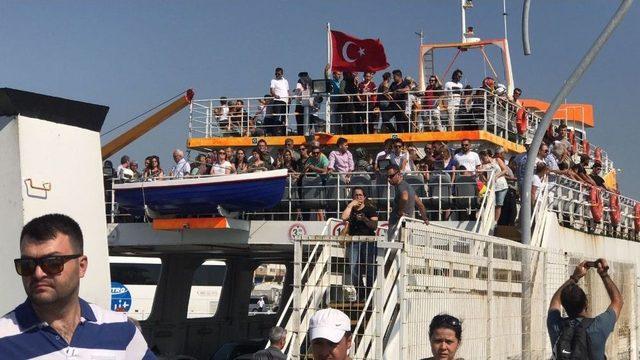 Çanakkale’de İskeleden Denize Düşen Kişi Öldü