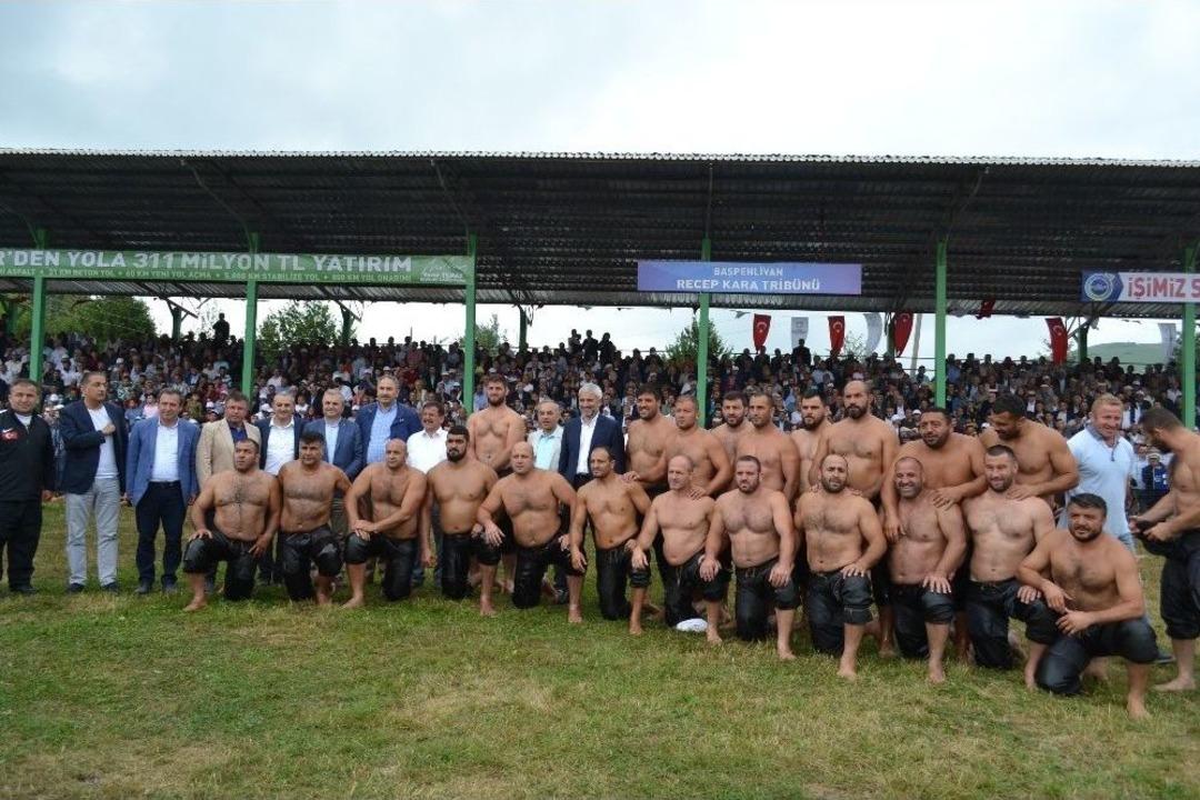 Aybastı G&uuml;reşle Coştu