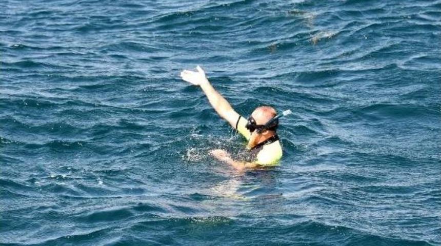 Denizden Hareketsiz &Ccedil;ıkarıldı, Yaşama D&ouml;nd&uuml;r&uuml;ld&uuml; (2) (Yeniden)