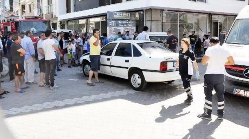 Otomobille Hafif Ticari Ara&ccedil; &Ccedil;arpıştı: 2'si &Ccedil;ocuk 8 Yaralı