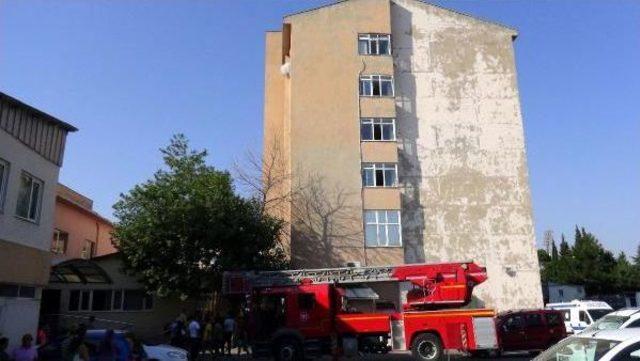 &Ccedil;anakkale de Tedavi G&ouml;rd&uuml;ğ&uuml; Hastanede Intihar Etti 1