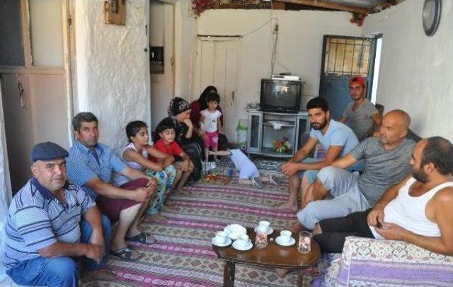Datça Reşadiye'de Deprem Mağdurları Çadır Bekliyor