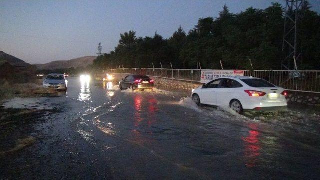 Mardin’de İçme Suyu Şebekesi Patladı