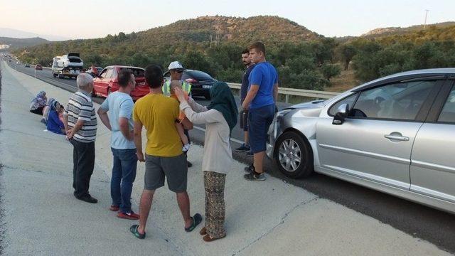 Gömeç’te Biri Zincirleme İki Kazada 8 Kişi Yaralandı