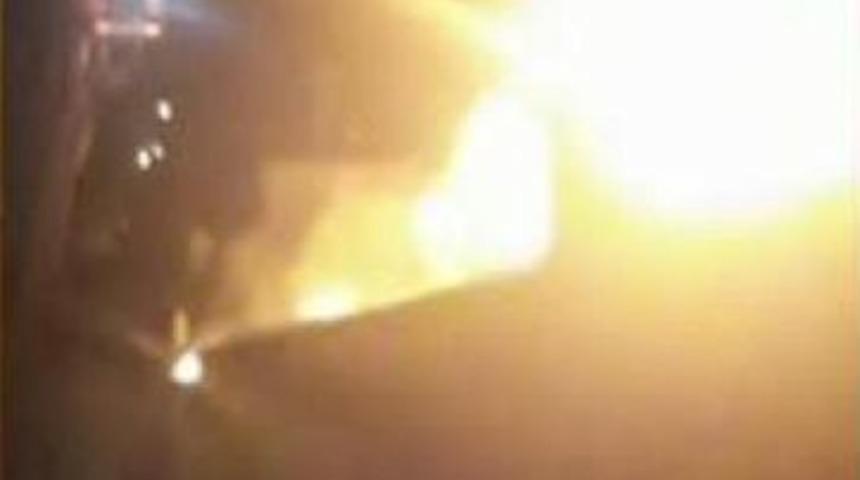 Esenyurt'ta Korkutan &Ccedil;atı Yangını